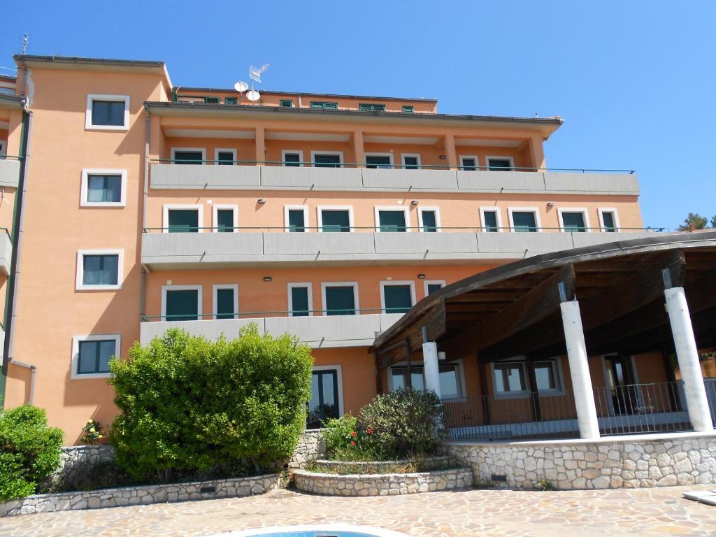 Hotel Santangelo Monte SantʼAngelo المظهر الخارجي الصورة