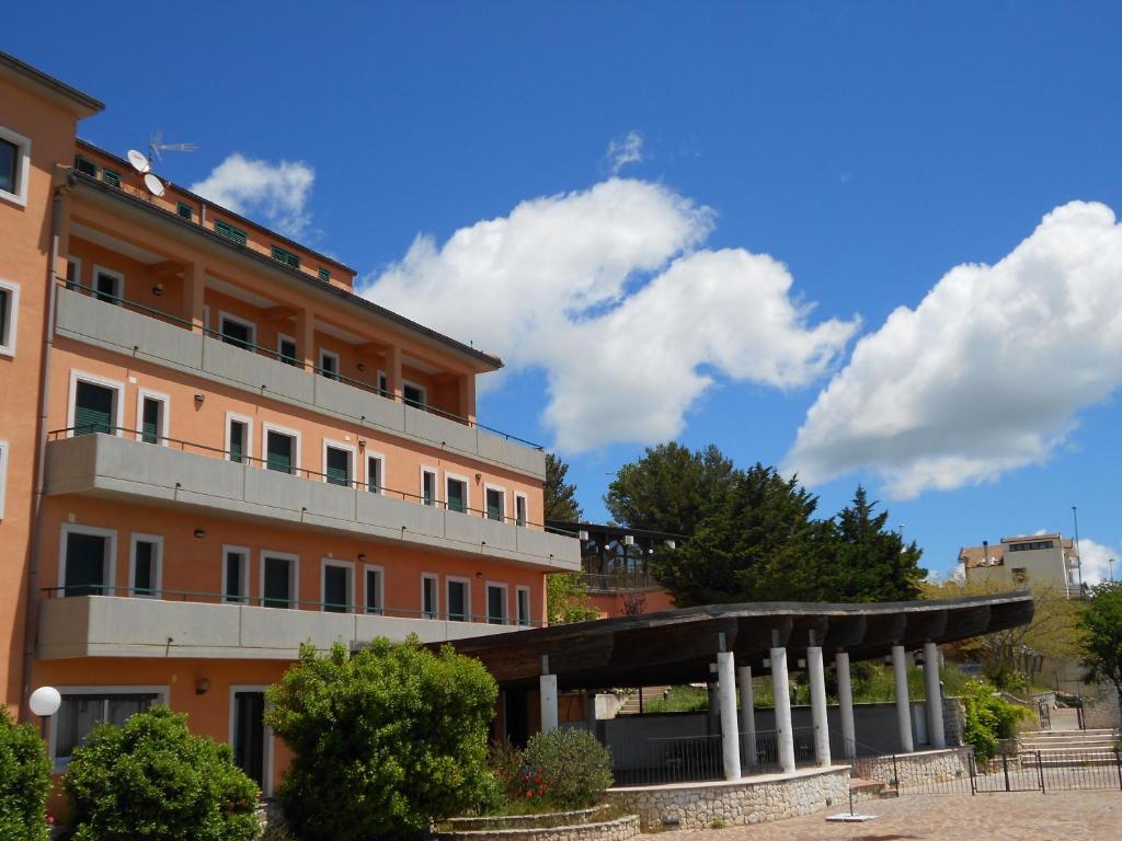 Hotel Santangelo Monte SantʼAngelo المظهر الخارجي الصورة