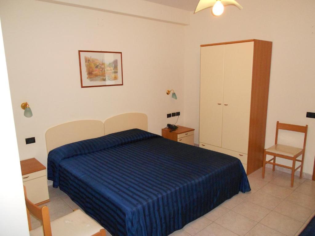 Hotel Santangelo Monte SantʼAngelo الغرفة الصورة